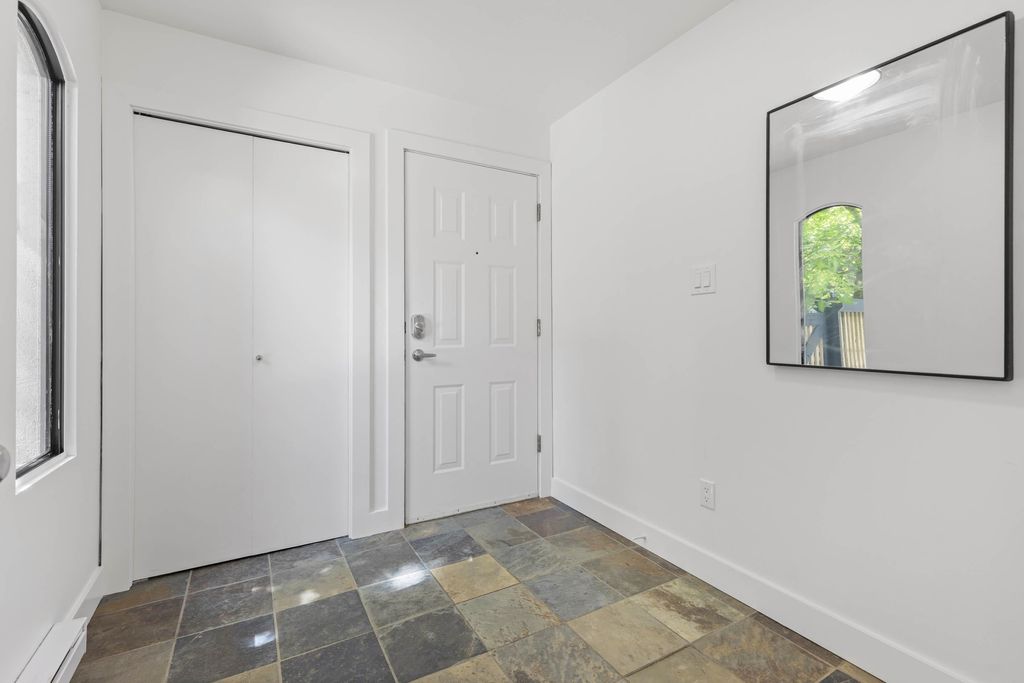 listing image 1109772014261278831