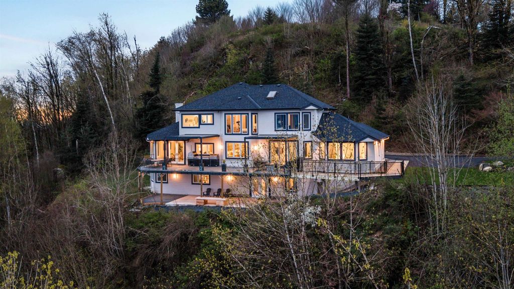 Photo of 43619 Bracken Drive, Chilliwack, BC V2R 4A4 (MLS # R3114694)