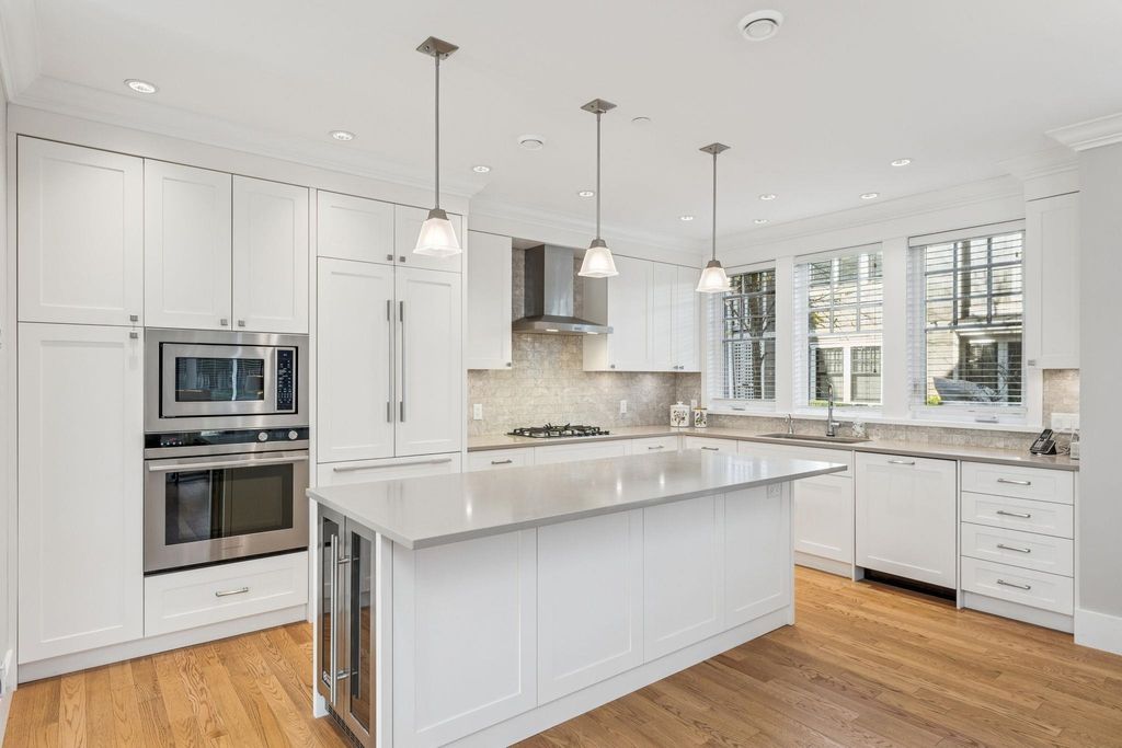 listing image 1104089425888181293