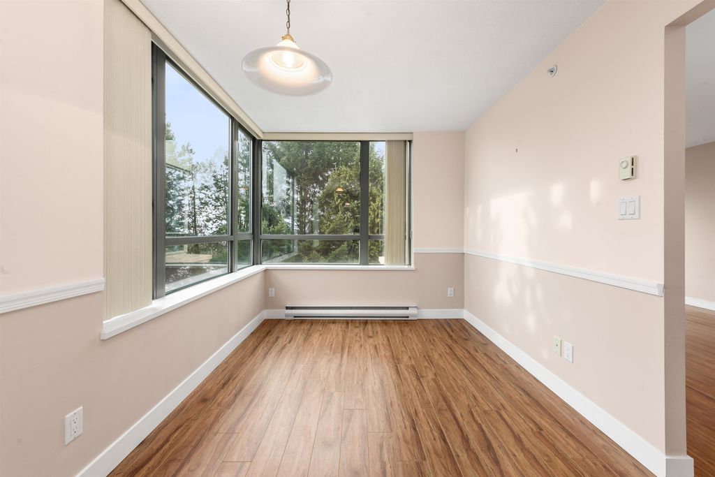 listing image 1101153143548181905
