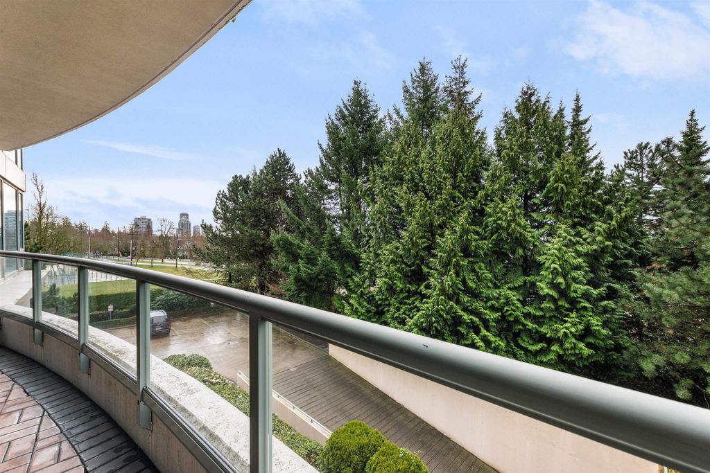 listing image 1109991276360984111
