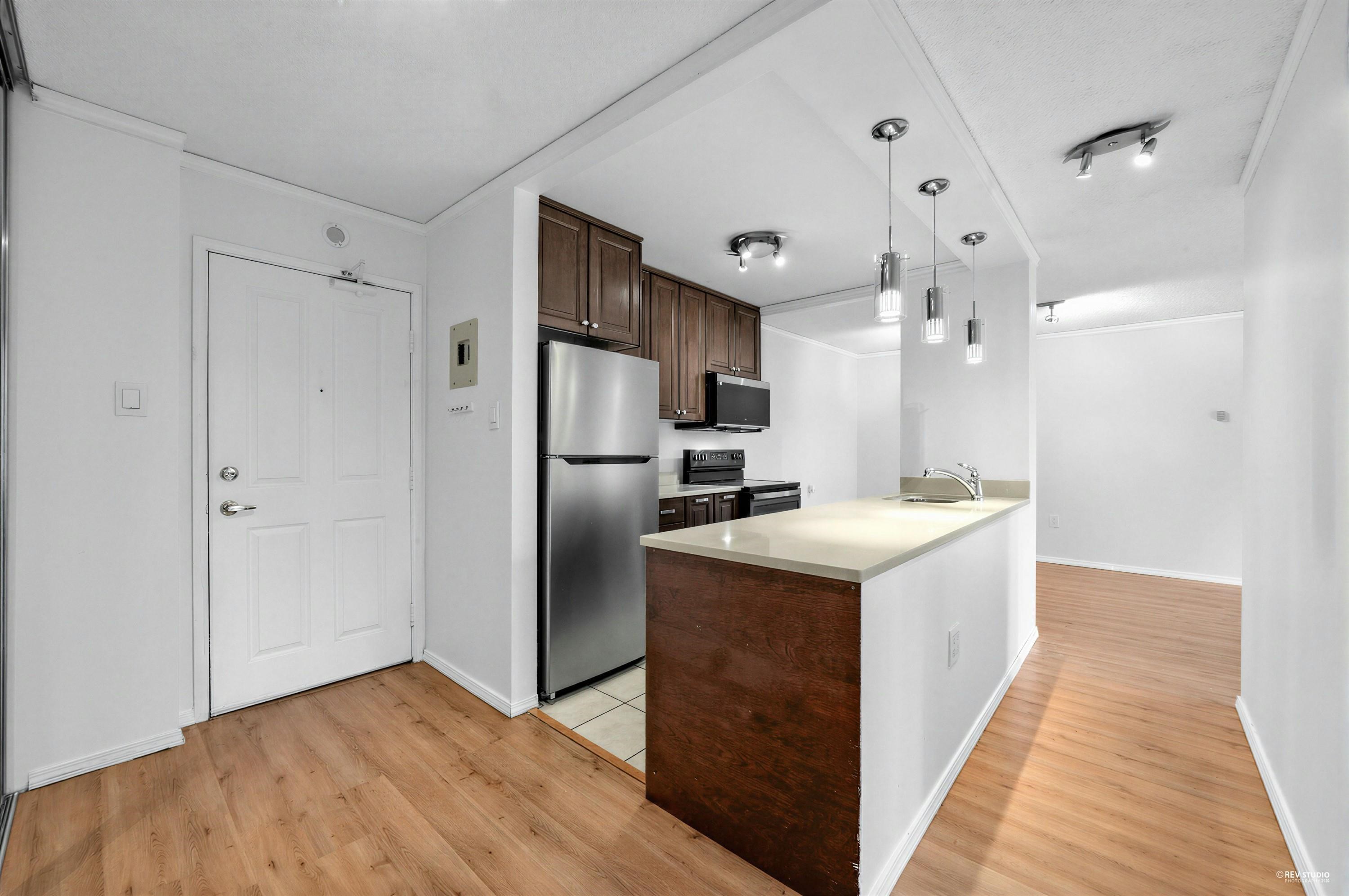 2008 Fullerton Avenue 707