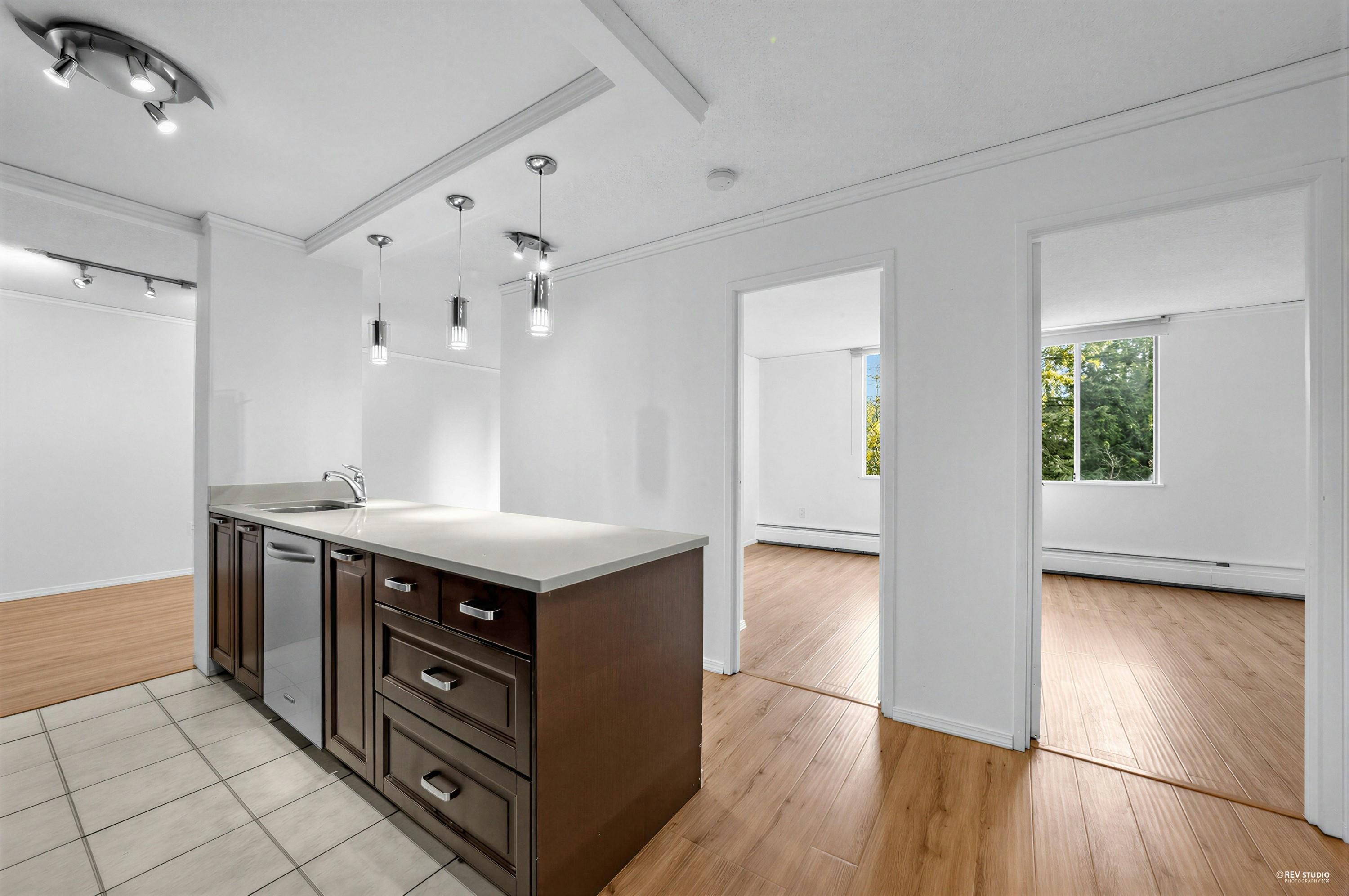 2008 Fullerton Avenue 707