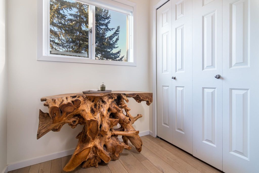 listing image 1100879348595451380