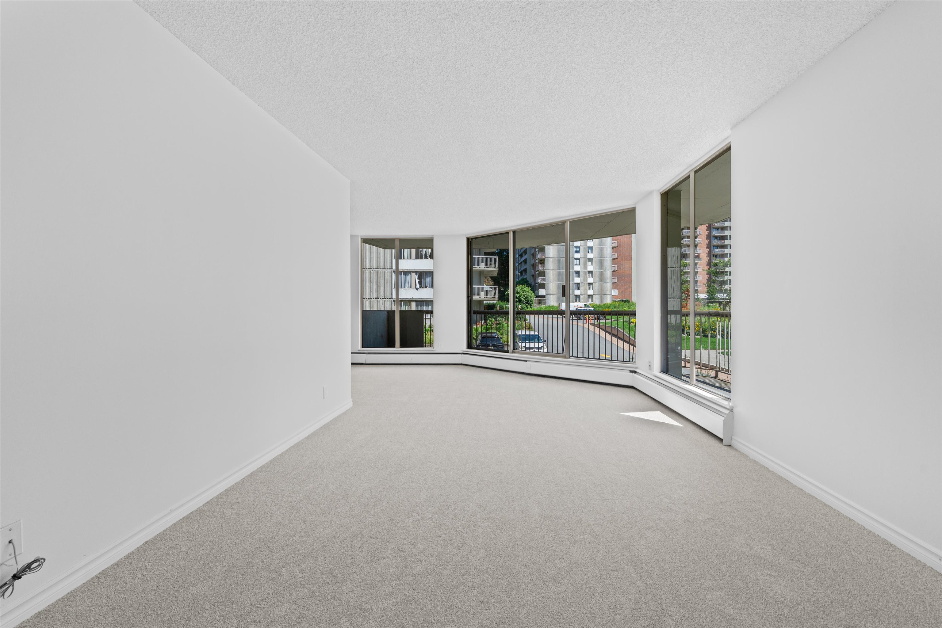 2024 Fullerton Avenue 208