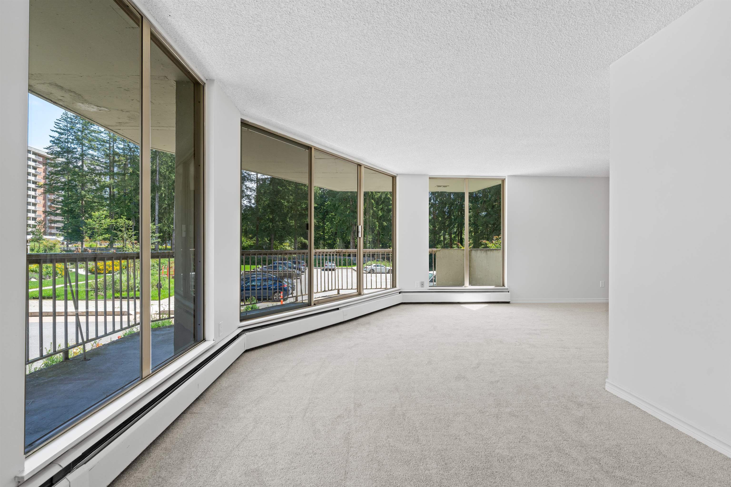 2024 Fullerton Avenue 208