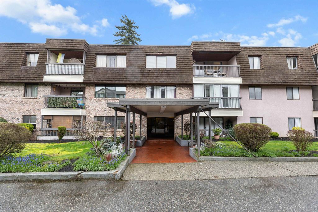 Photo of 32175 Old Yale Road #204, Abbotsford, BC V2T 2C8 (MLS # R3109215)