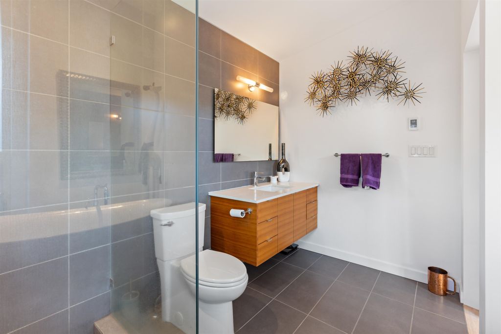 listing image 1104757770882390342