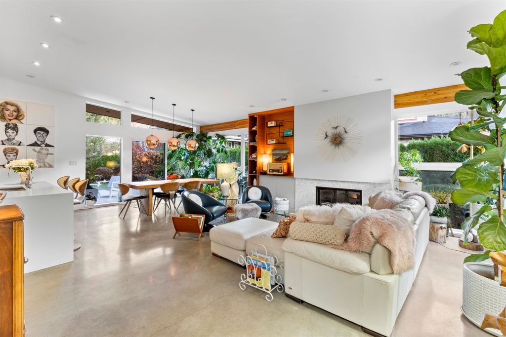 listing image 1104459871168421812