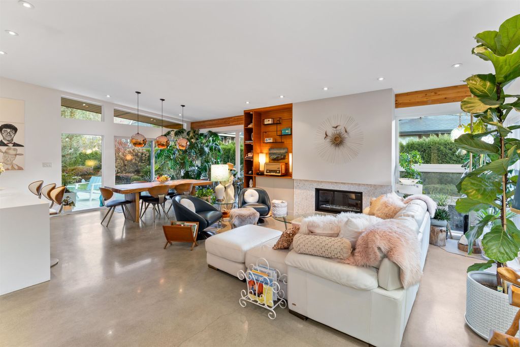 listing image 1108879122279053250