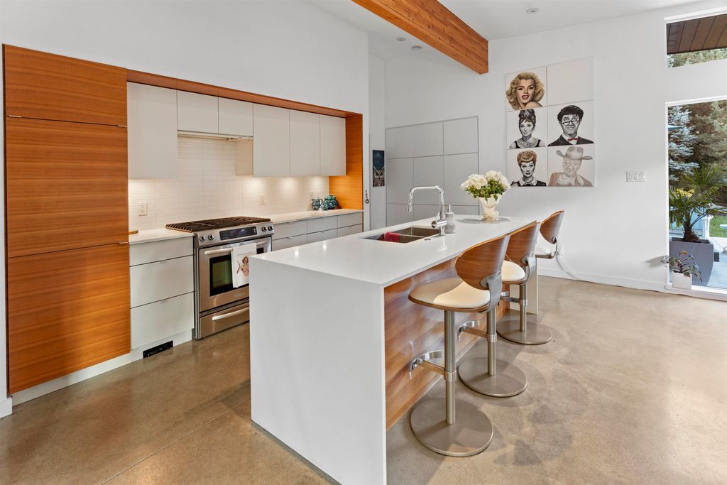 listing image 1103820891107979309