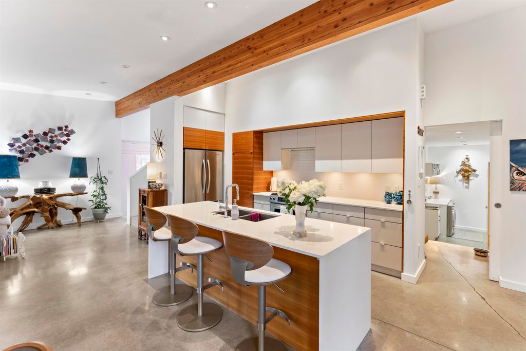 listing image 1100502675560672730