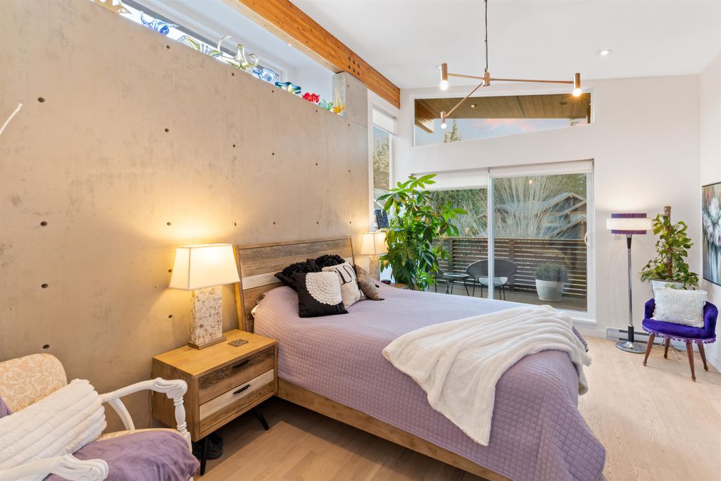 listing image 1102683355355511333