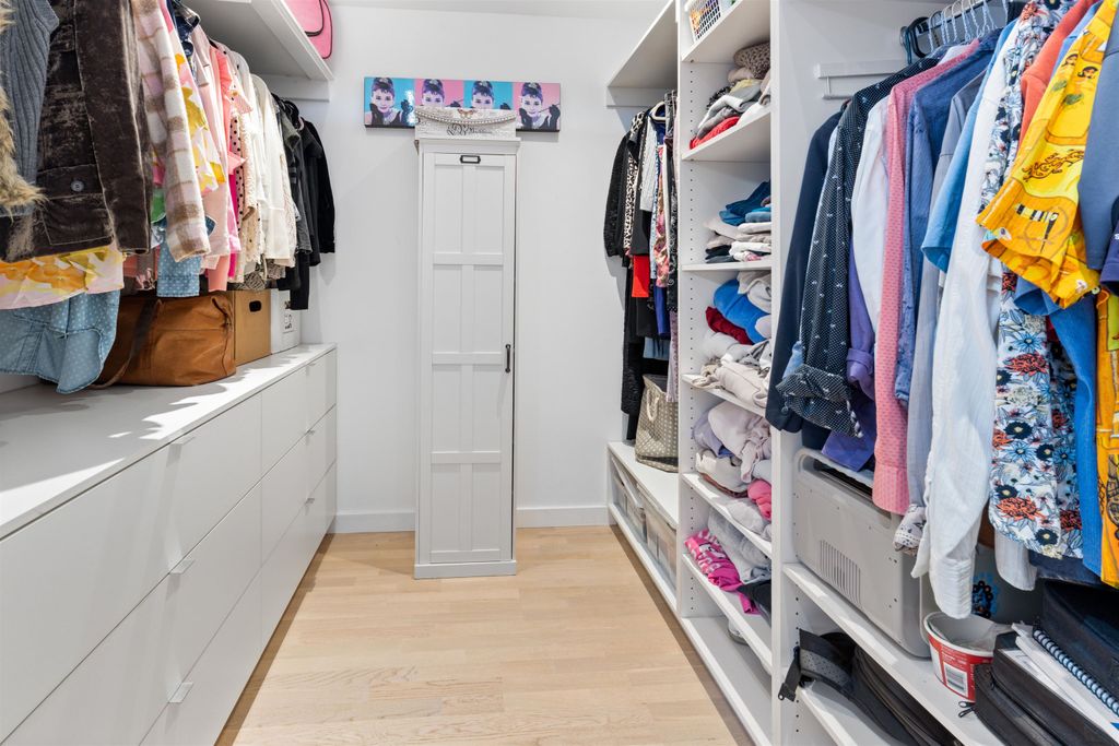 listing image 1108355278090082853