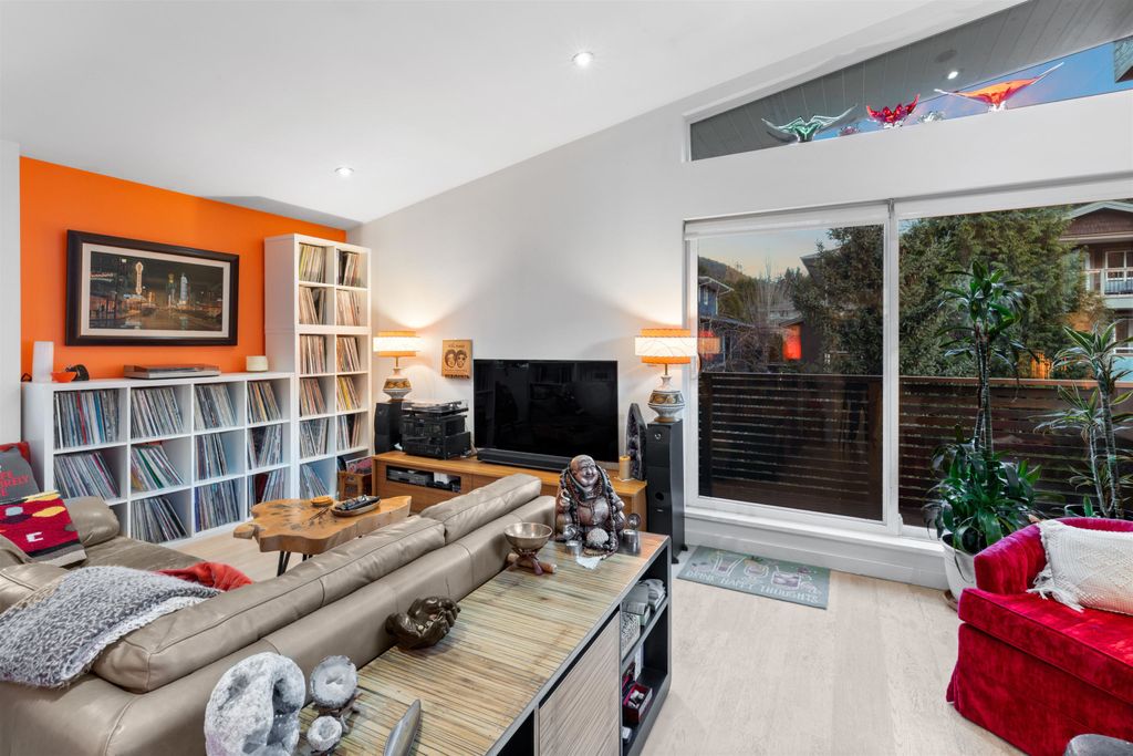 listing image 1109048472477415324