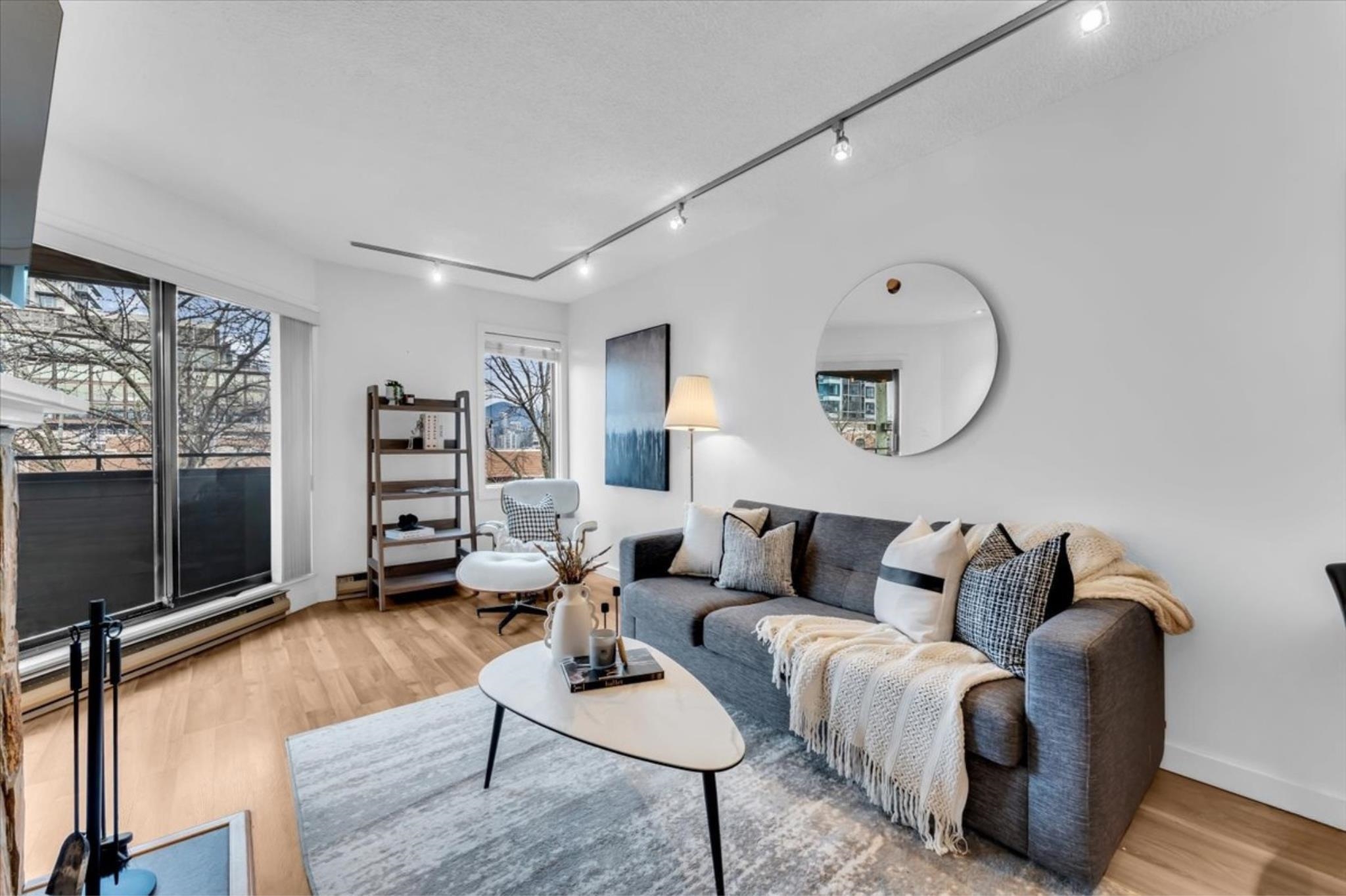 1476 W 10th Avenue 407