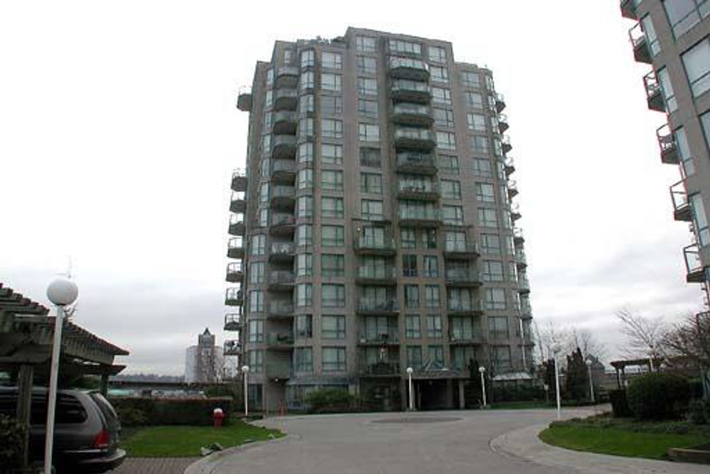 listing image 1109424020906726528