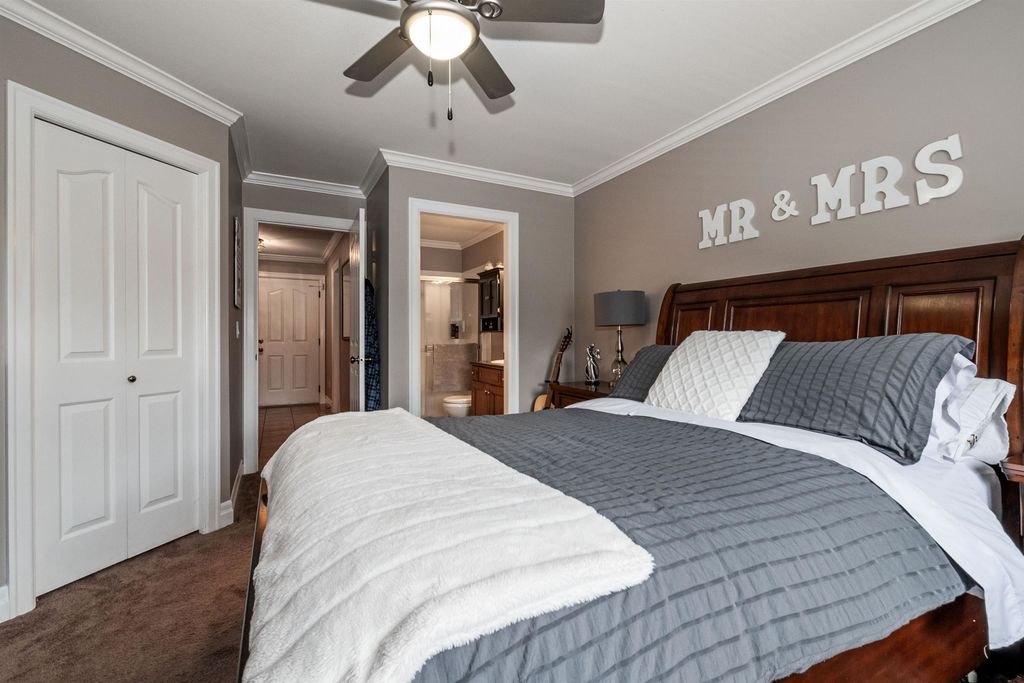 listing image 1106743342676361343
