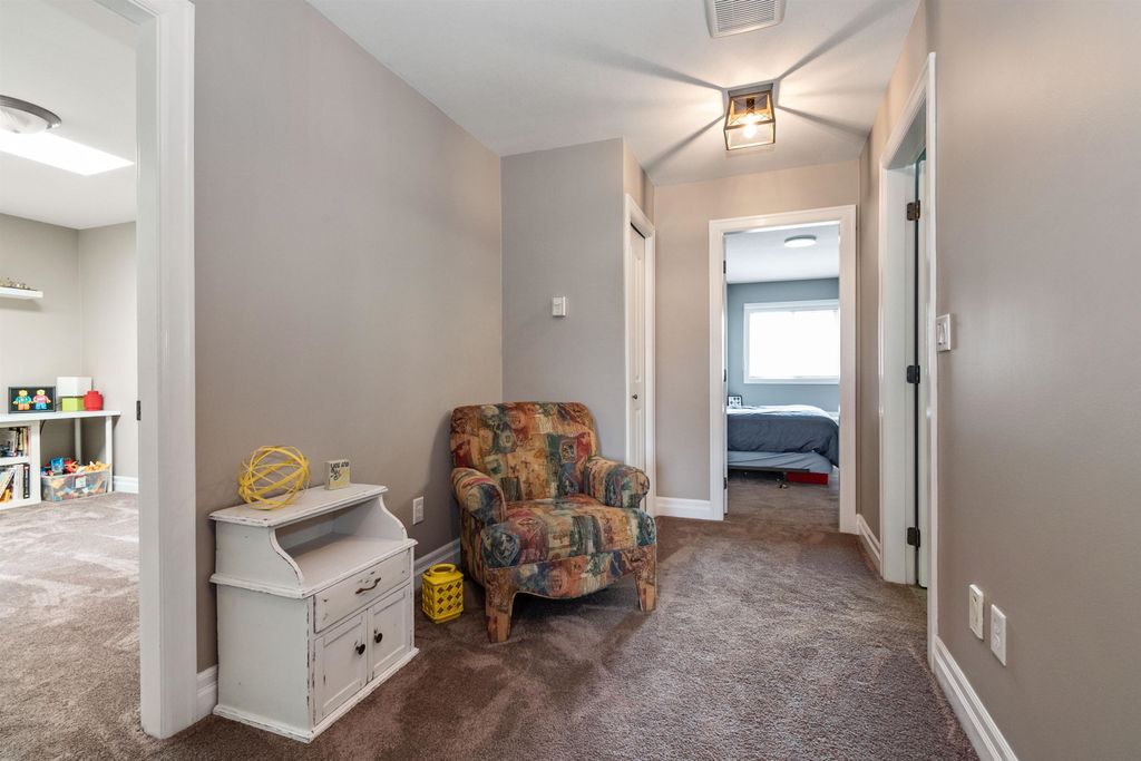 listing image 1101679114003621436