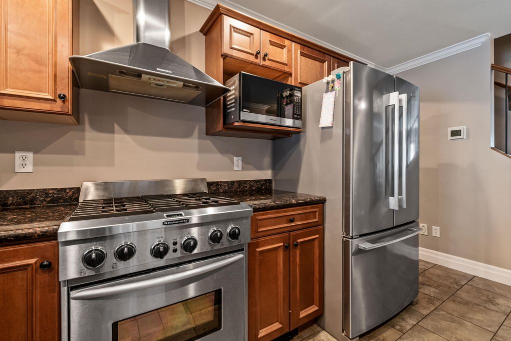 listing image 1107711310635558714