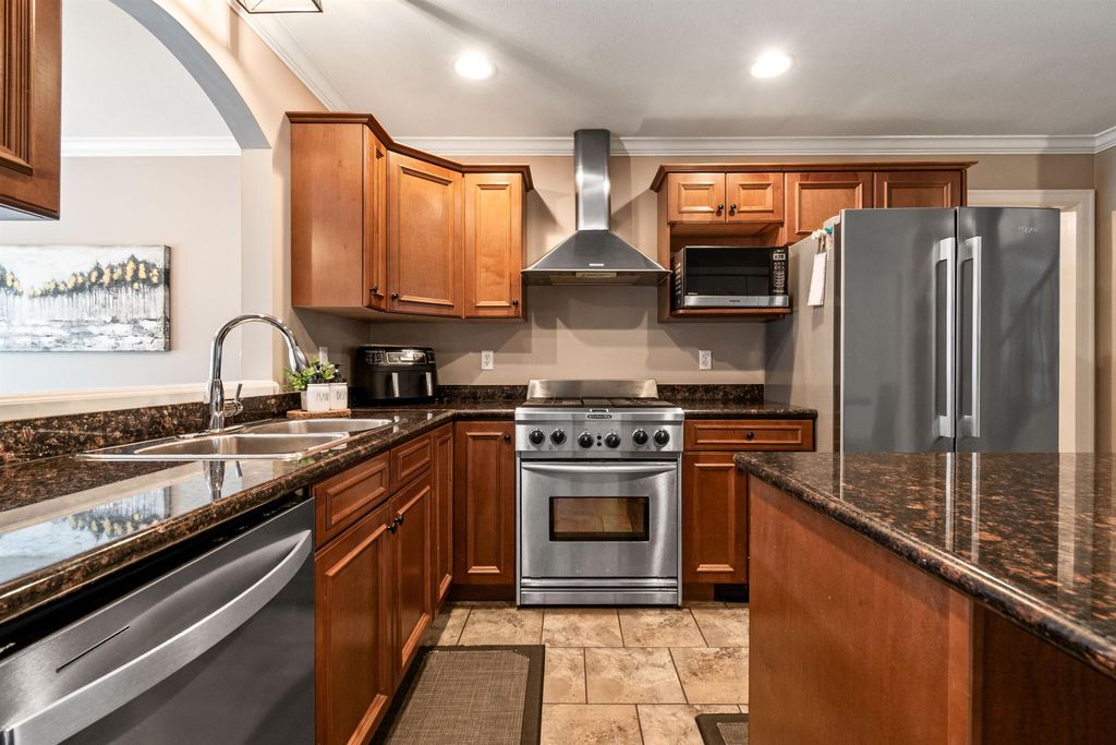 listing image 1102018334838877473