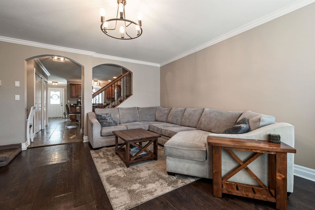 listing image 1100019365695759641