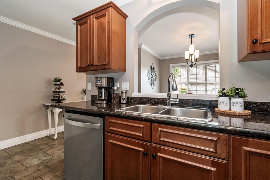 listing image 1103964546697073360