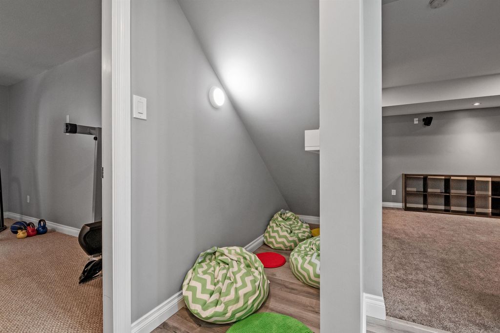 listing image 1105423537529140435