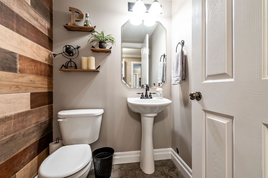 listing image 1101552784036938835
