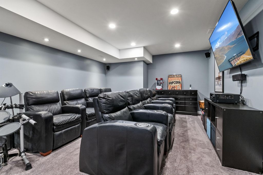 listing image 1100273593992513856
