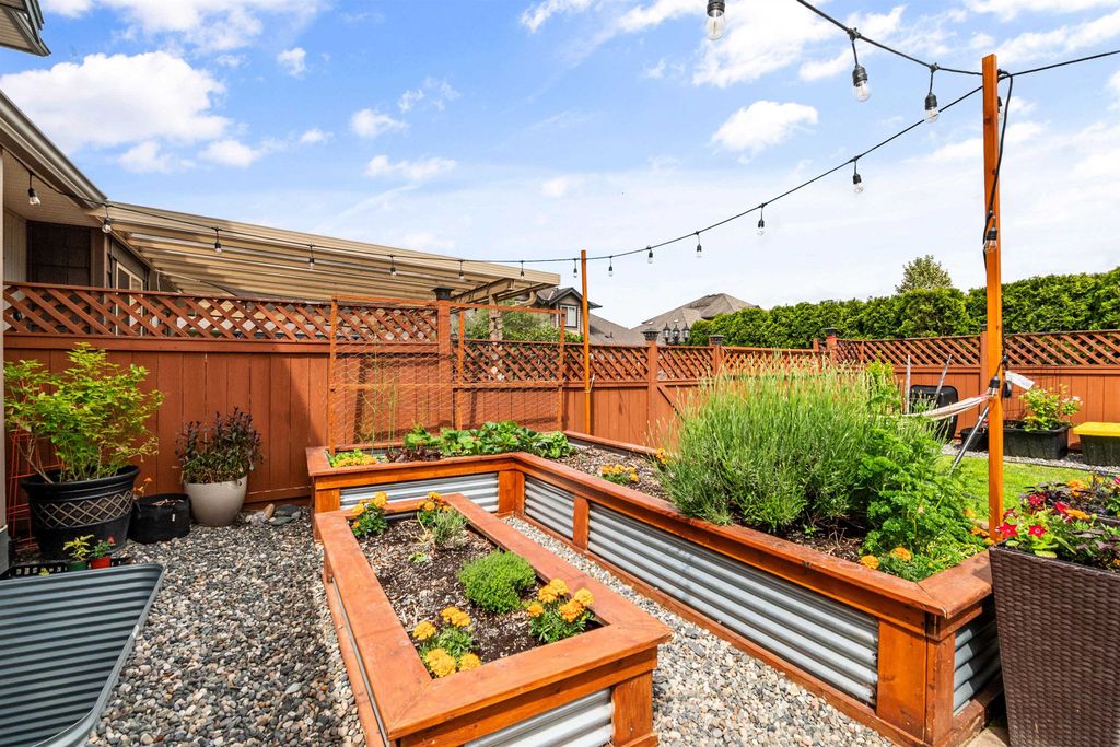 listing image 1103897357841280442