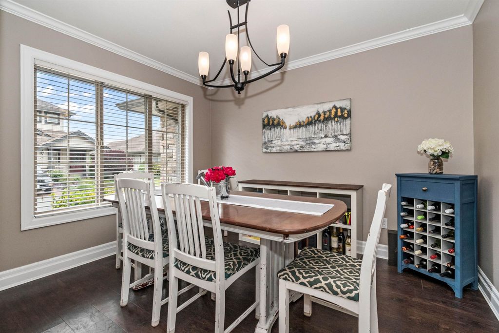 listing image 1104474219960945138