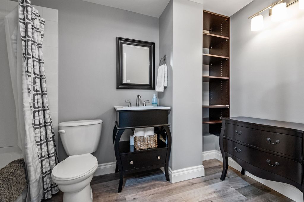 listing image 1101043359267134946