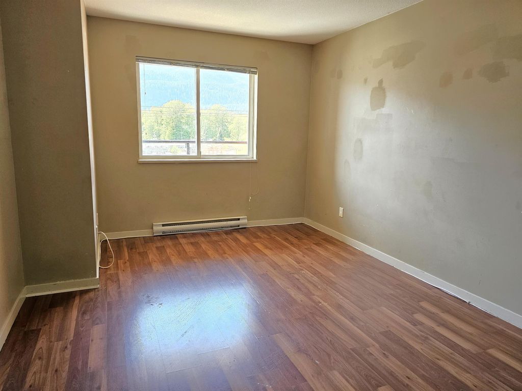 listing image 1104273463001112134