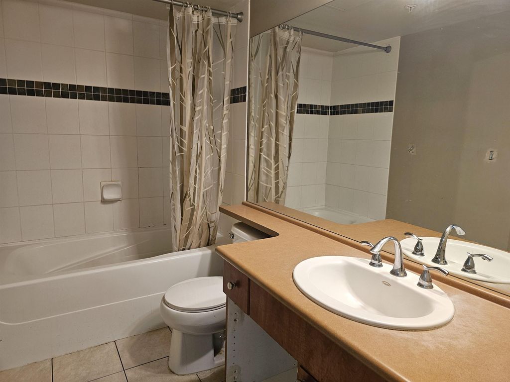 listing image 1104639073567198202
