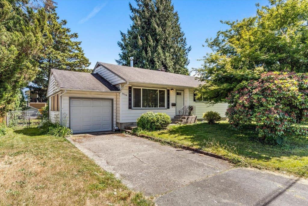 Photo of 9740 Carleton Street, Chilliwack, BC V2P 6E3 (MLS # R3132234)