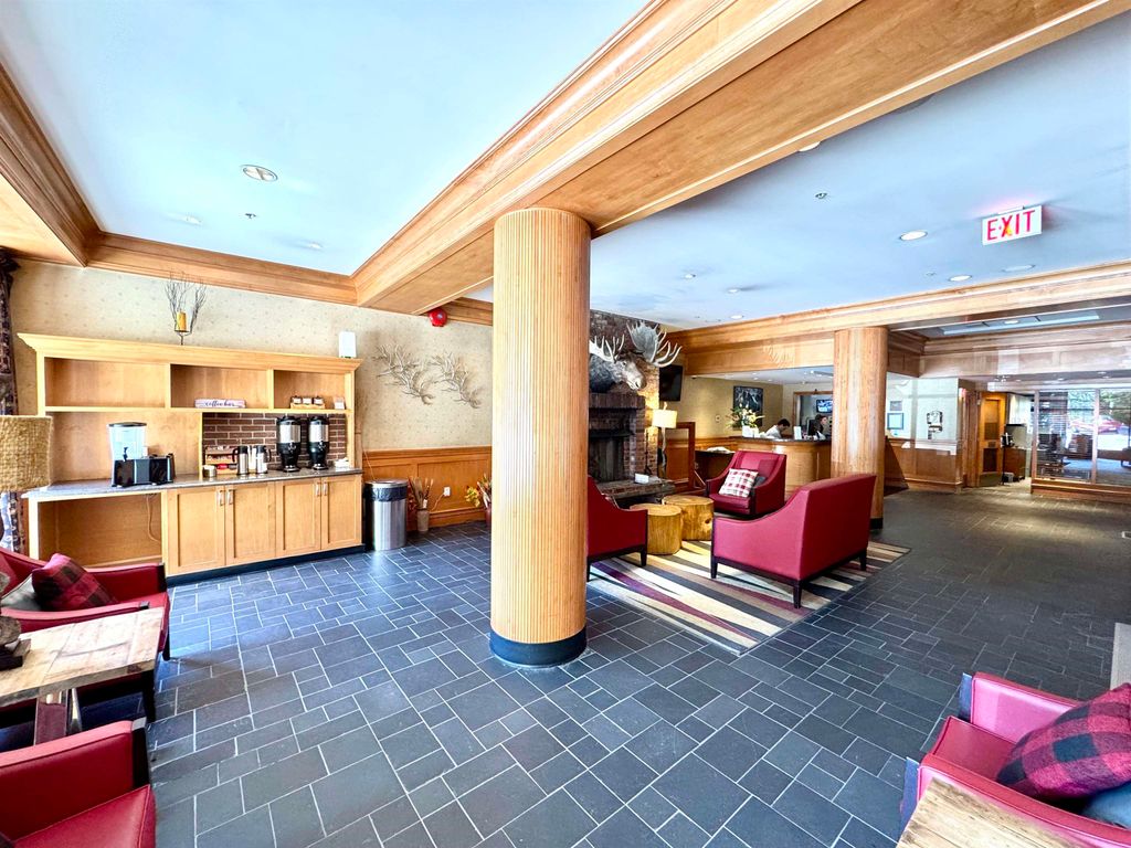 listing image 1104640330224550975