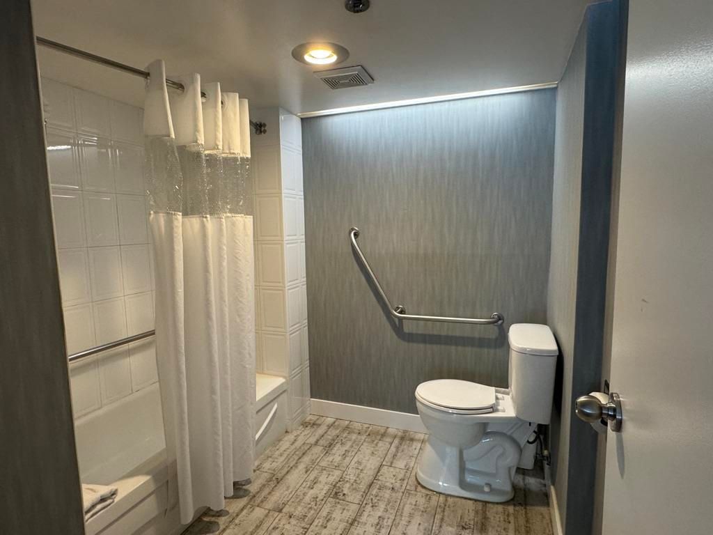 listing image 1109809185835659586