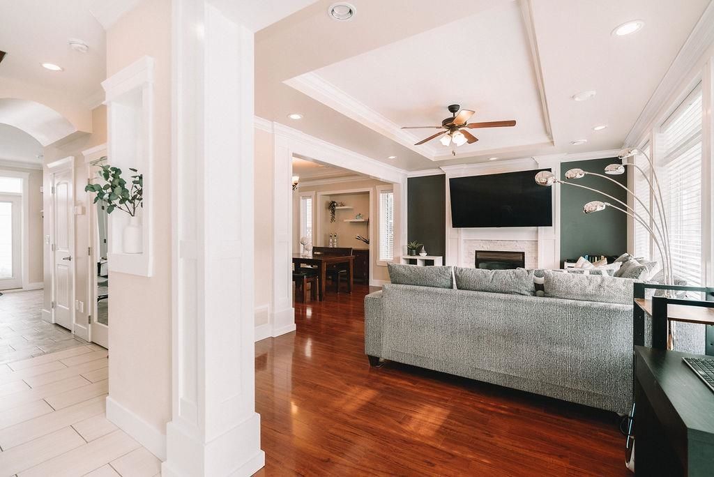 listing image 1100377714229499607