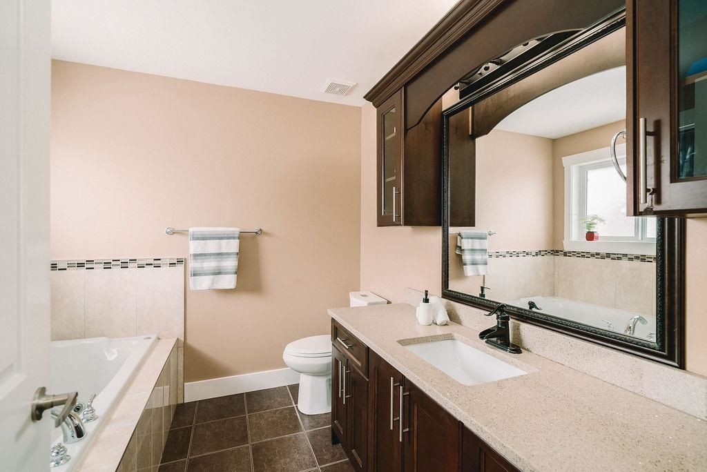 listing image 1108649105739649414