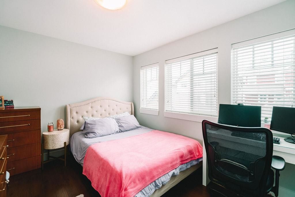 listing image 1105547032124519353