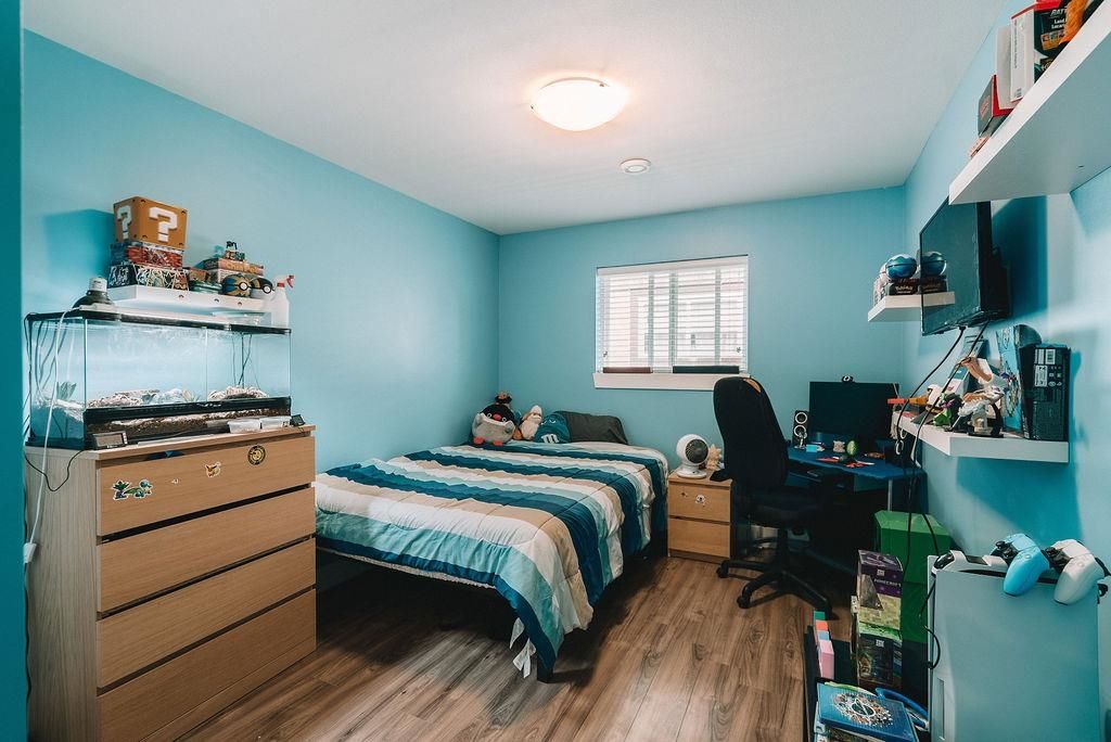 listing image 1108622814323216059