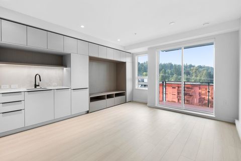 2015 St. Johns Street 412 Port Moody BC V3H 0N5