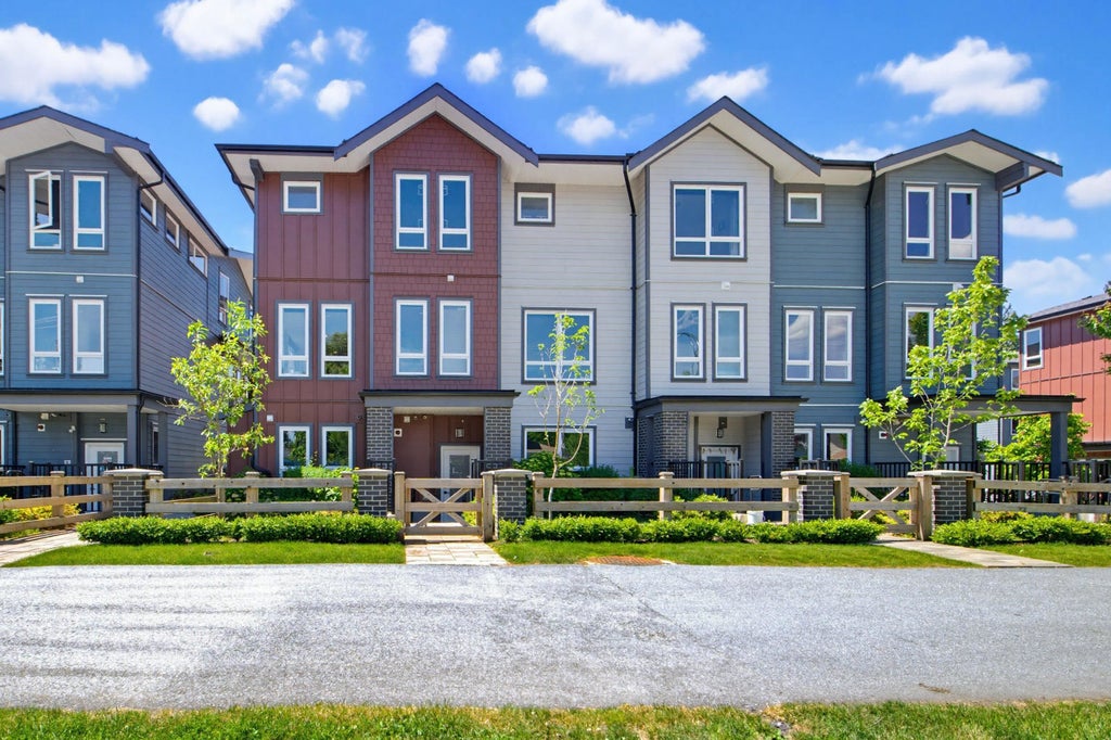 Photo of 11851 232 Street #5, Maple Ridge, BC V2X 6S8 (MLS # R3131929)