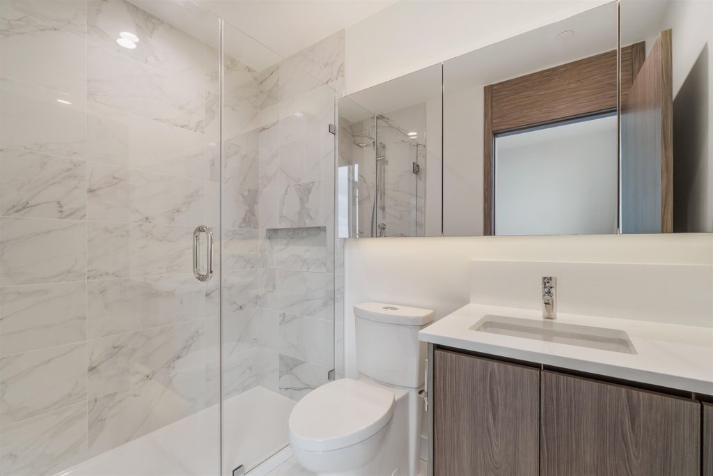 listing image 1101139365521404356