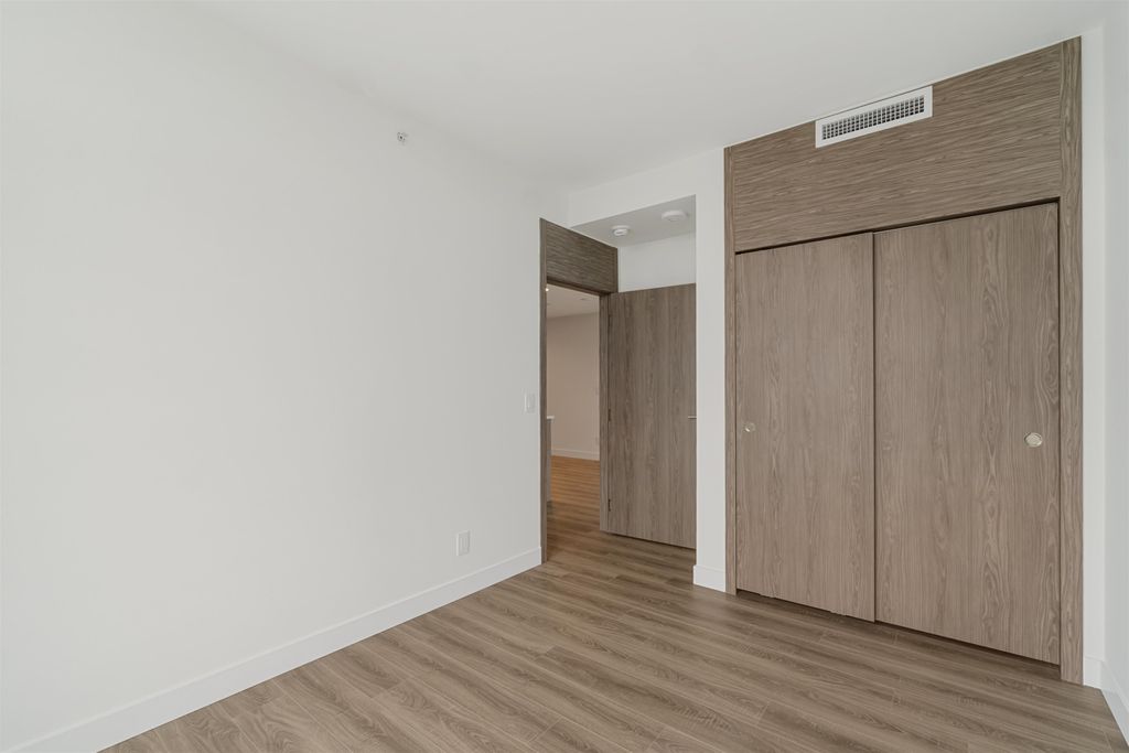 listing image 1103591570432109691
