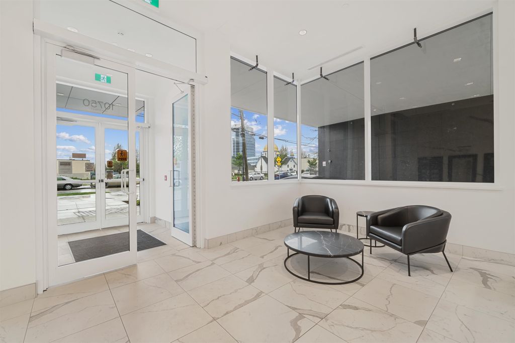 listing image 1101488594851966496