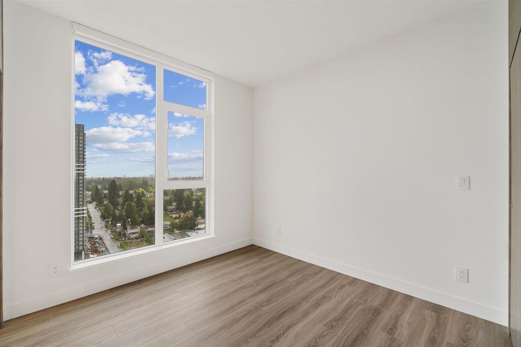 listing image 1109523279607212471