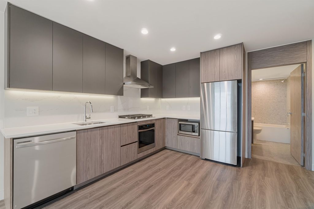 listing image 1106152768539434239