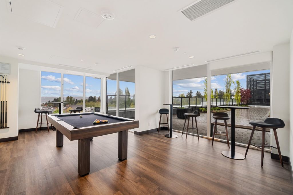 listing image 1102945071455669624